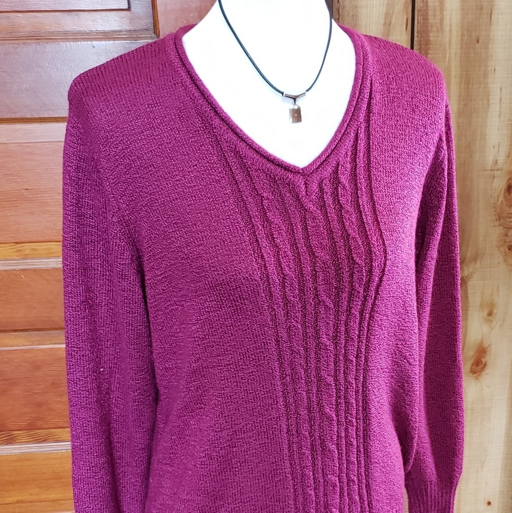 Carolyn Taylor V-neck Sweater. Magenta. Sz 1X